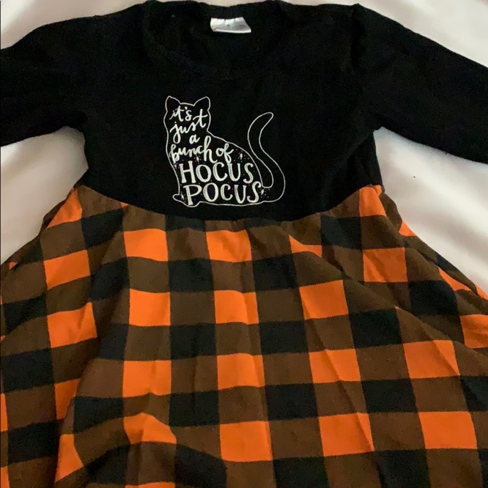 Girls Halloween dress.